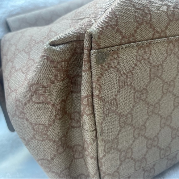 Gucci Supreme Canvas Diaper Bag with Changing Pad - Picture 7 of 13
